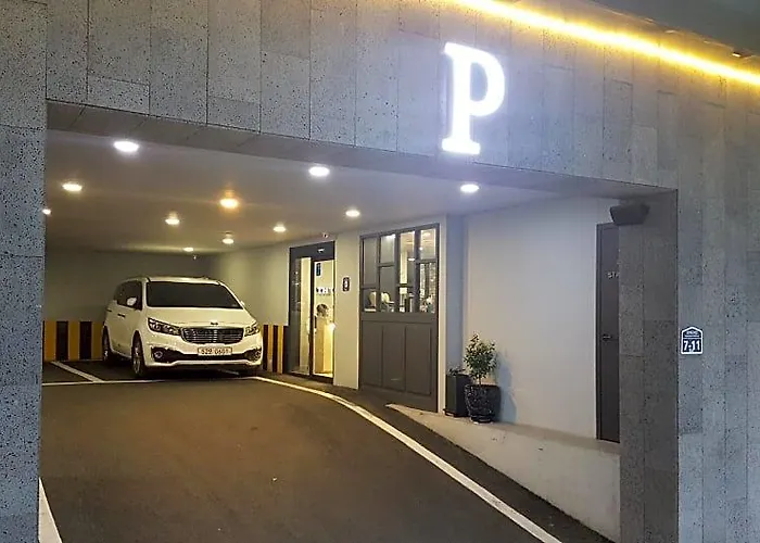 Hotel The Bs Station