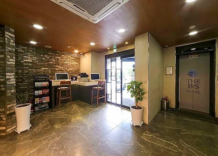 Hotel The Bs Station