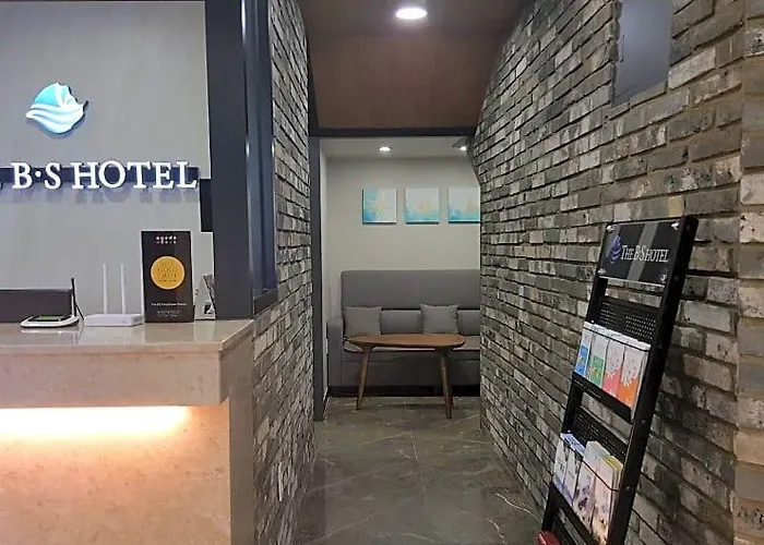 Hotel The Bs Station