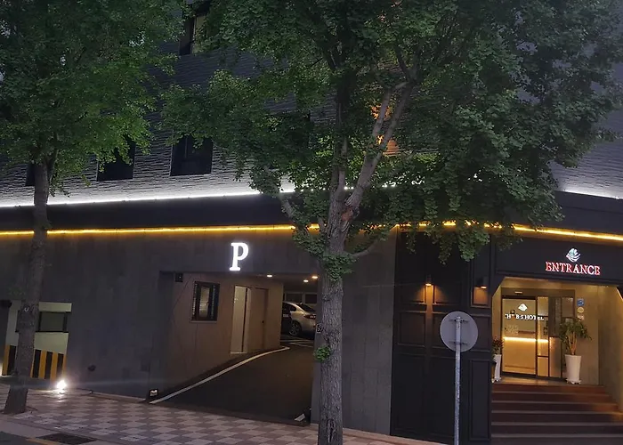Hotel The Bs Station 3*