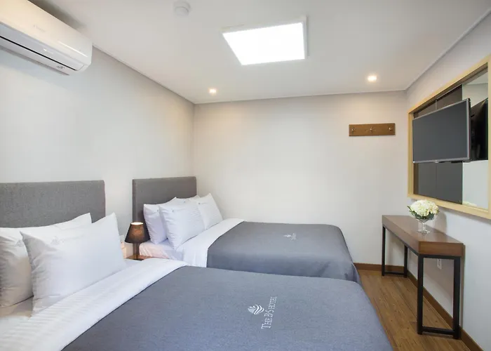 Hotel The Bs Station 3*